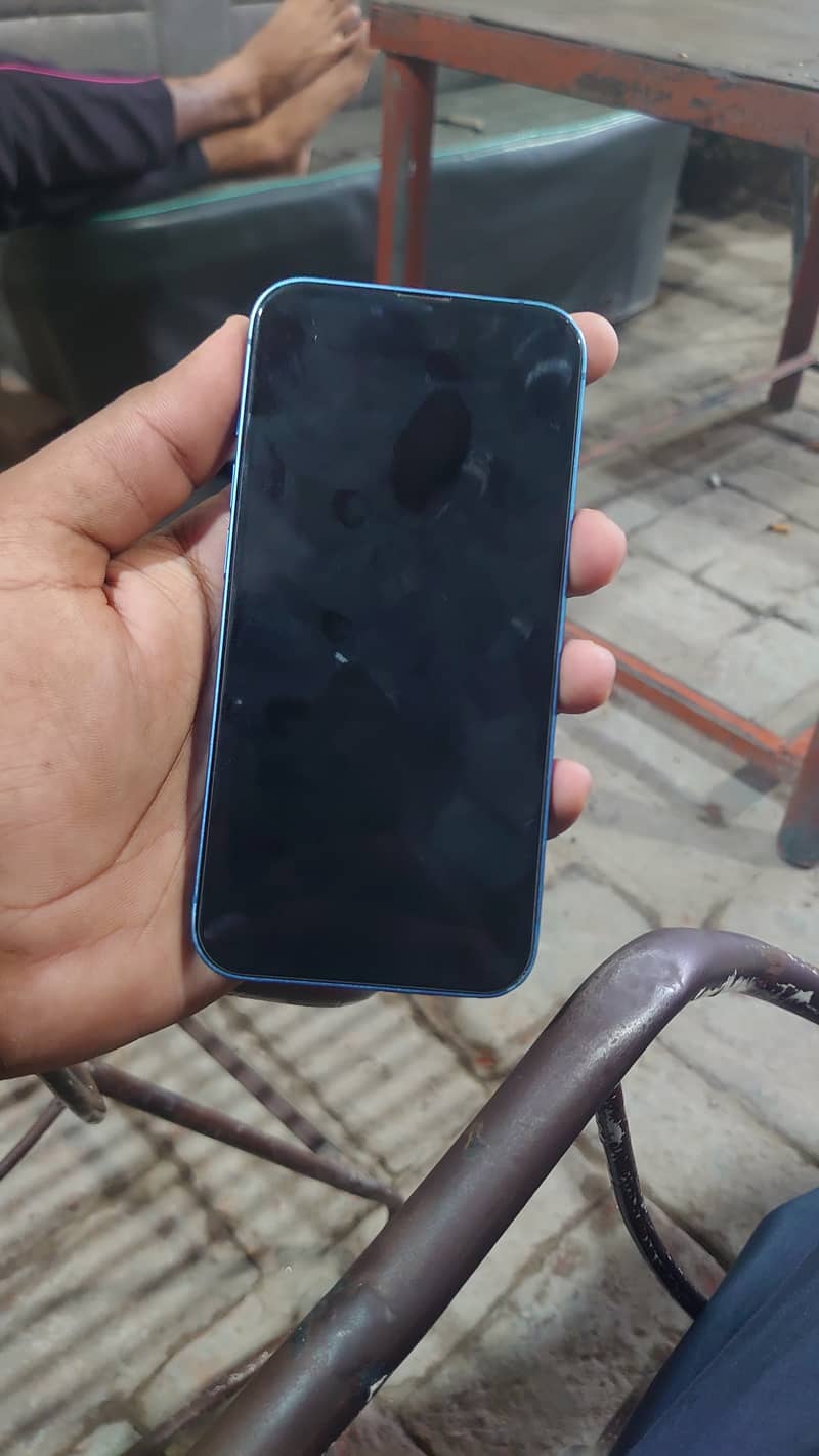 Apple iPhone 13 1