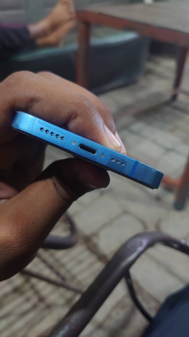 Apple iPhone 13 3