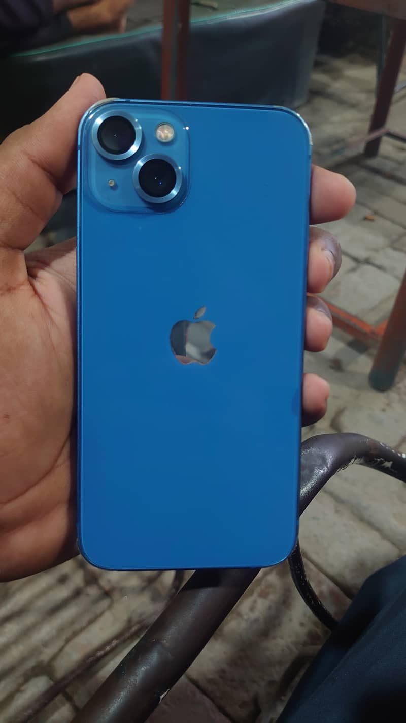 Apple iPhone 13 5