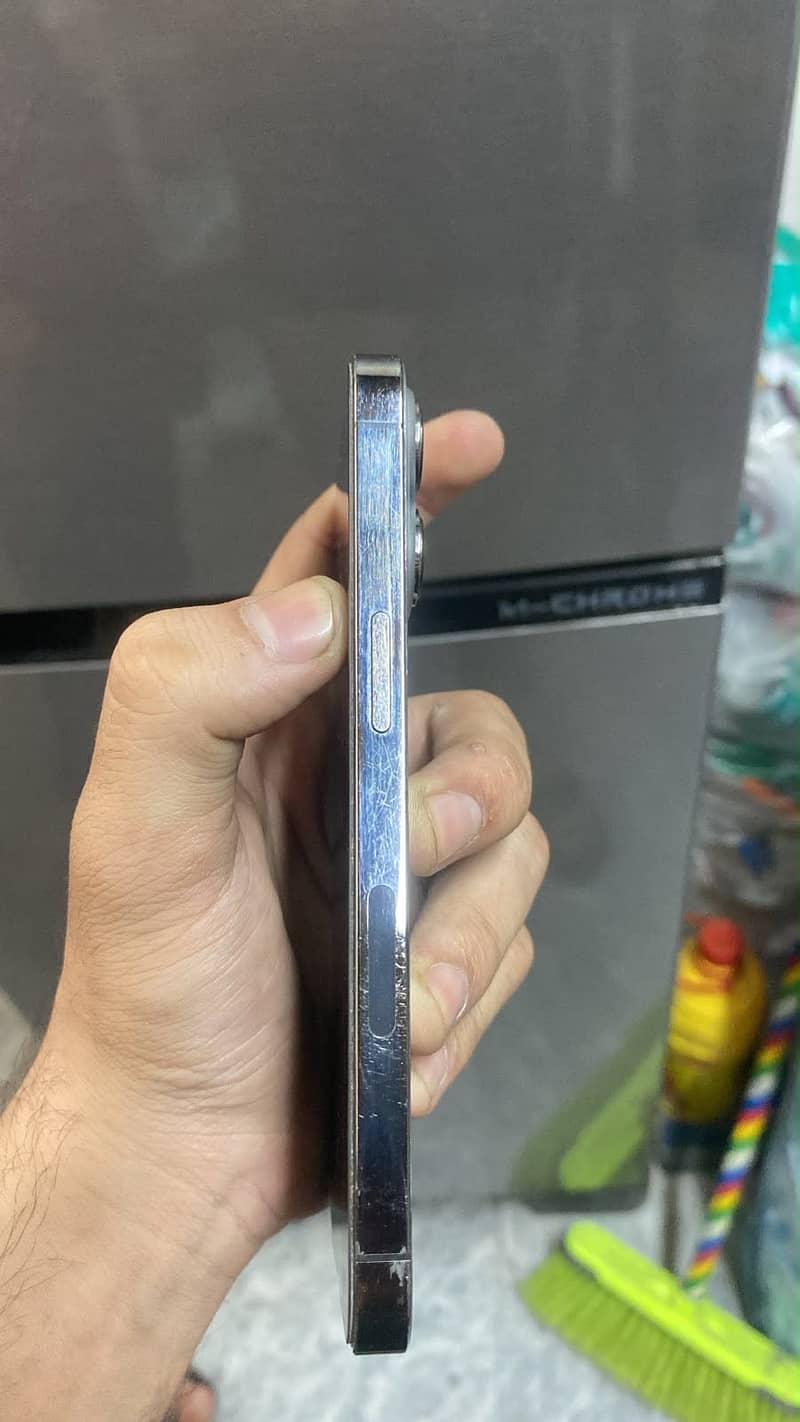 Apple iPhone 13 Pro 4