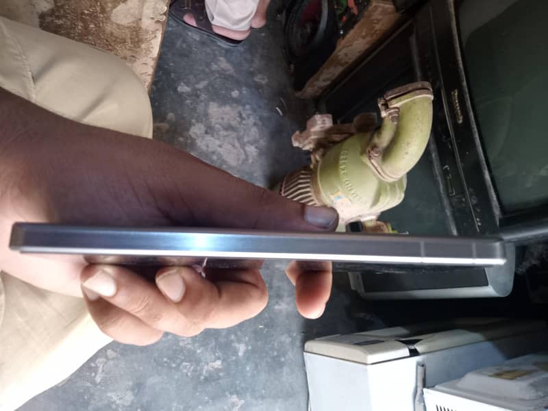 Sharp Aquos Sense7 1