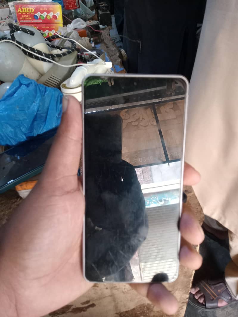 Sharp Aquos Sense7 2