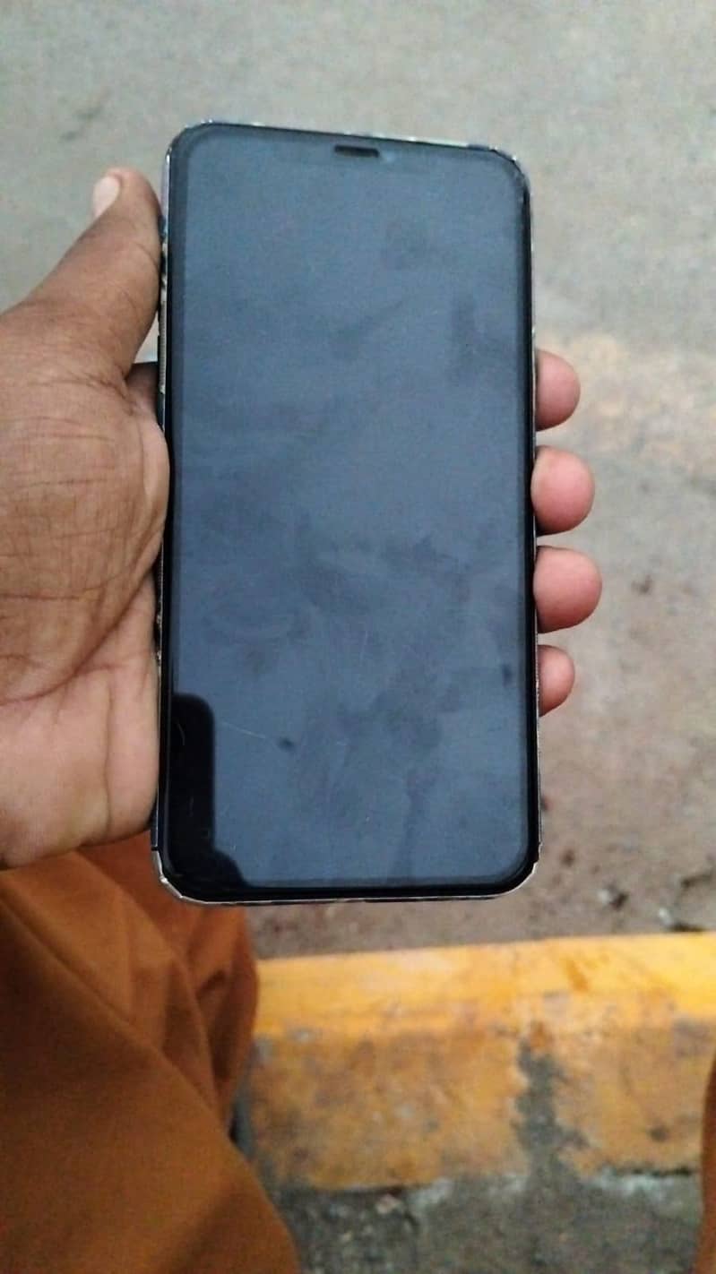 Apple iPhone 11 Pro 2