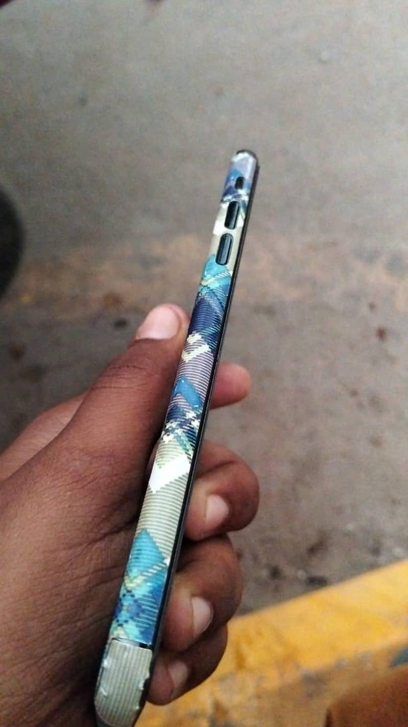 Apple iPhone 11 Pro 3