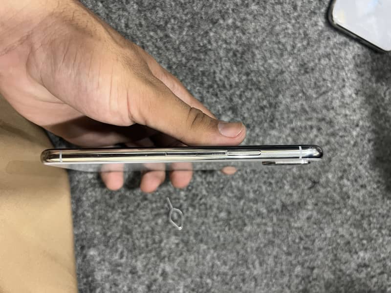 Apple iPhone X 2