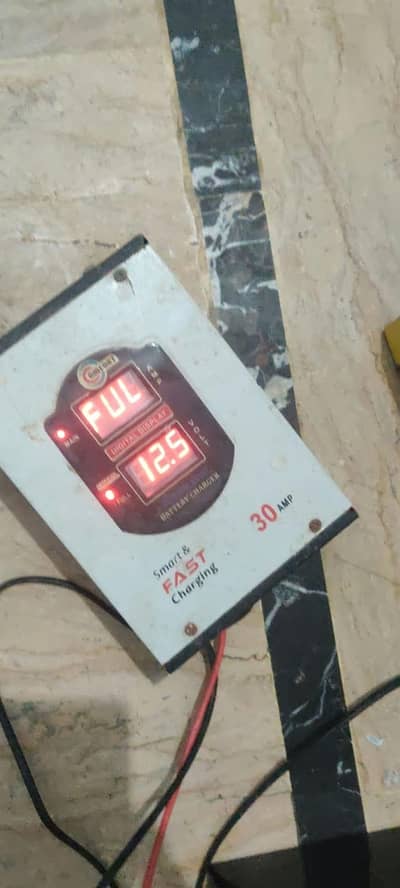 pwm charge controller ,battrey charger ,and small battrey