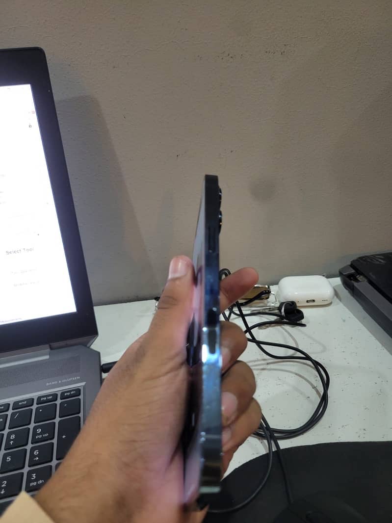 Apple iPhone 12 Pro Max 1