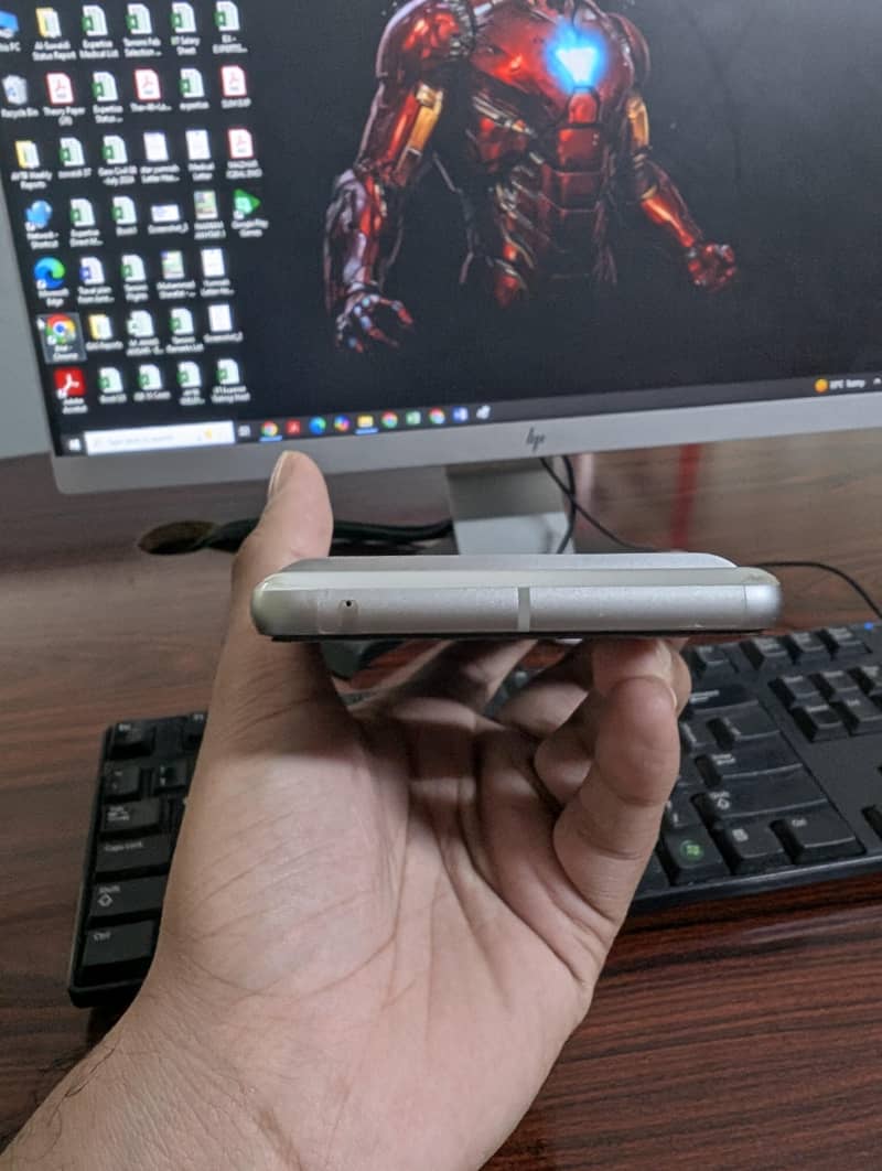 Google Pixel 7 4