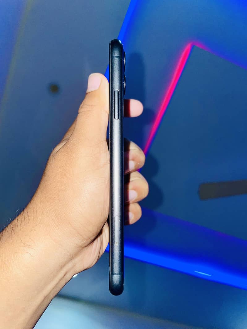 Apple iPhone 11 3