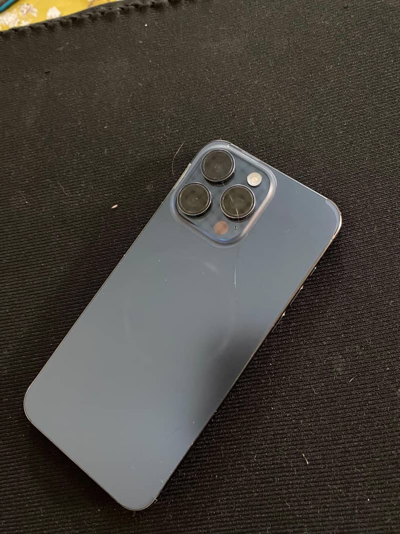 Apple iPhone 15 Pro Max 1