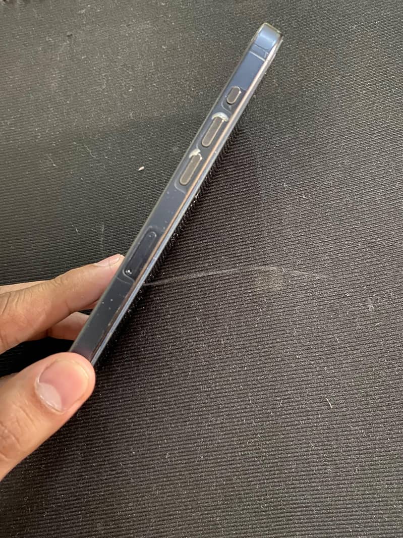 Apple iPhone 15 Pro Max 3