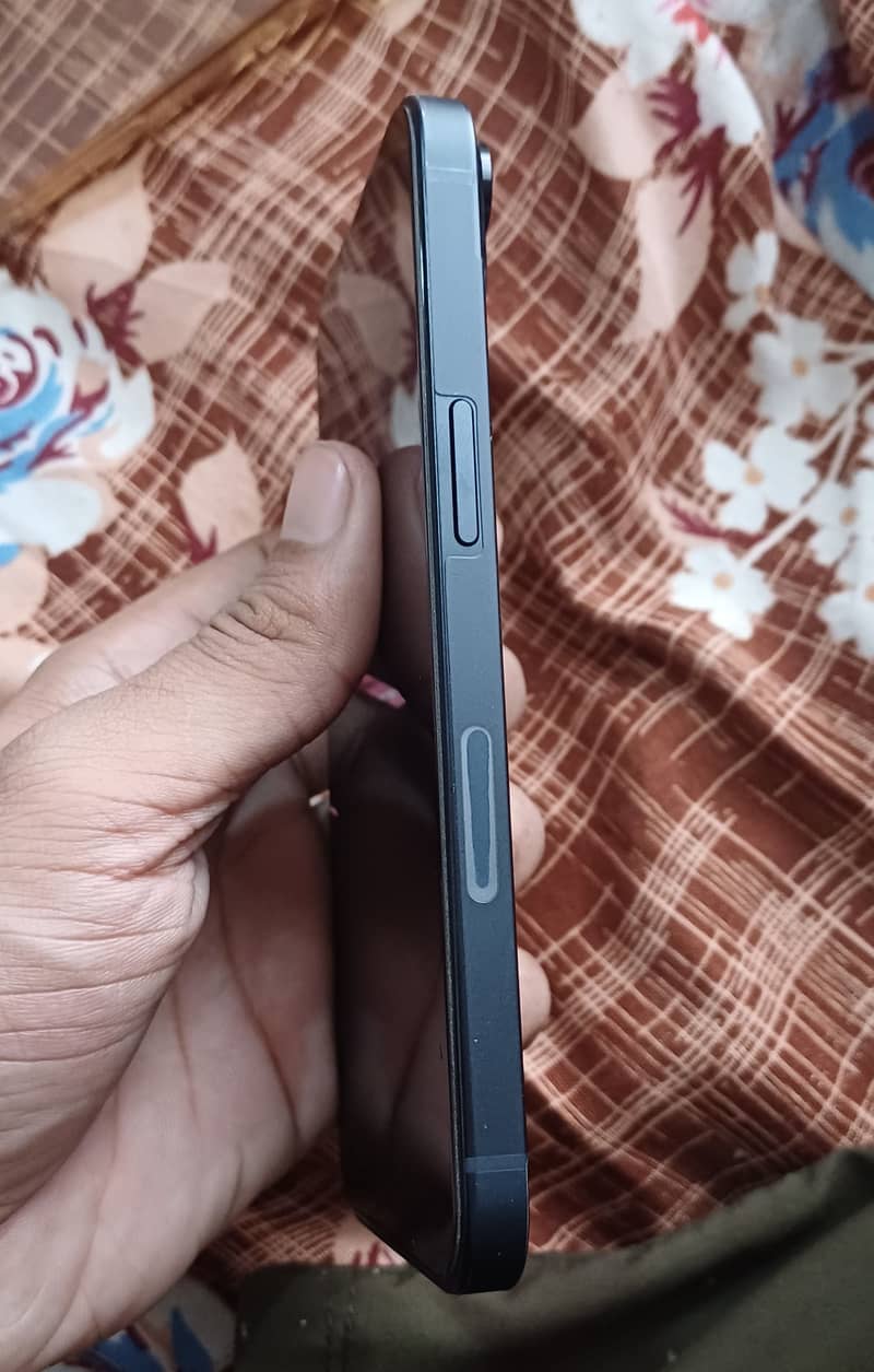 Apple iPhone 13 1