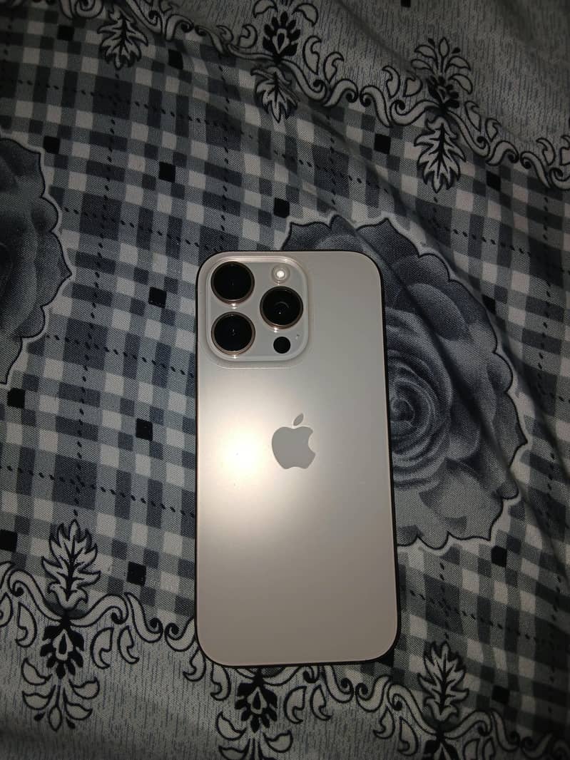 Apple iPhone 16 Pro 0