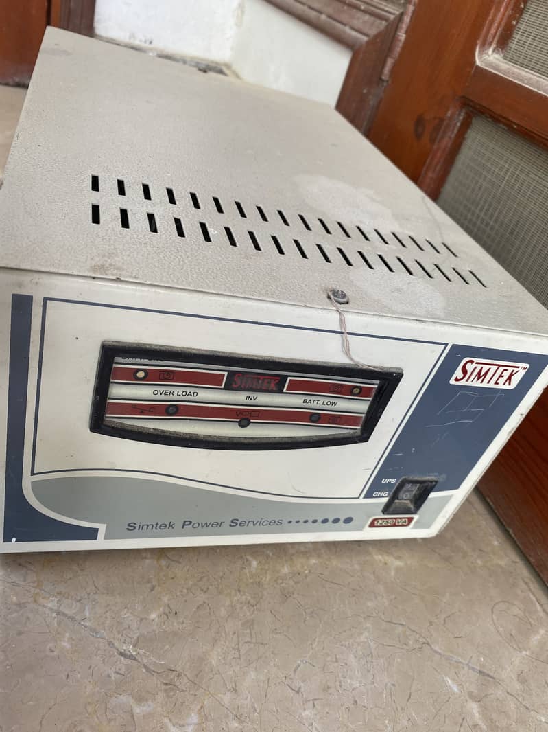 Simtek 1250 VA UPS 1