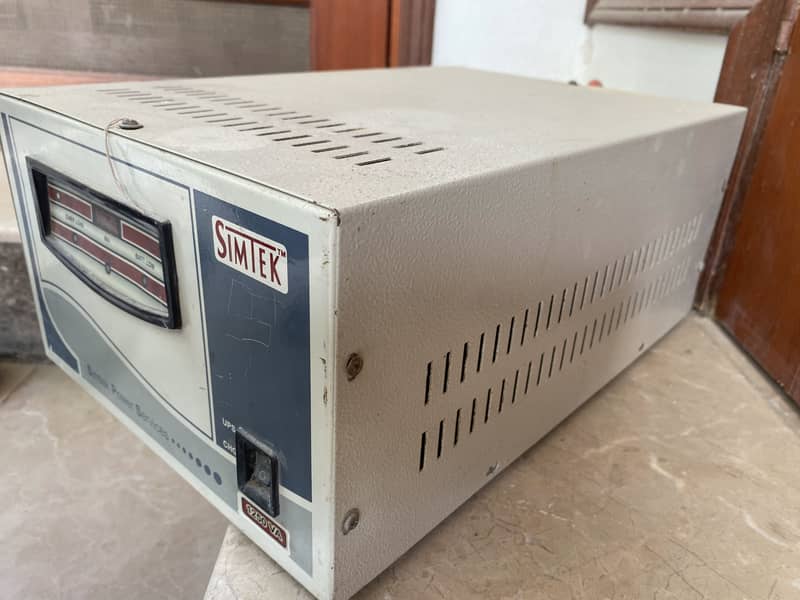 Simtek 1250 VA UPS 2
