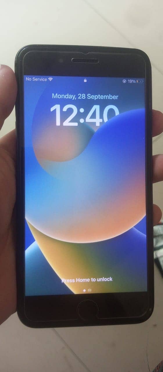 Apple iPhone 8 Plus 1