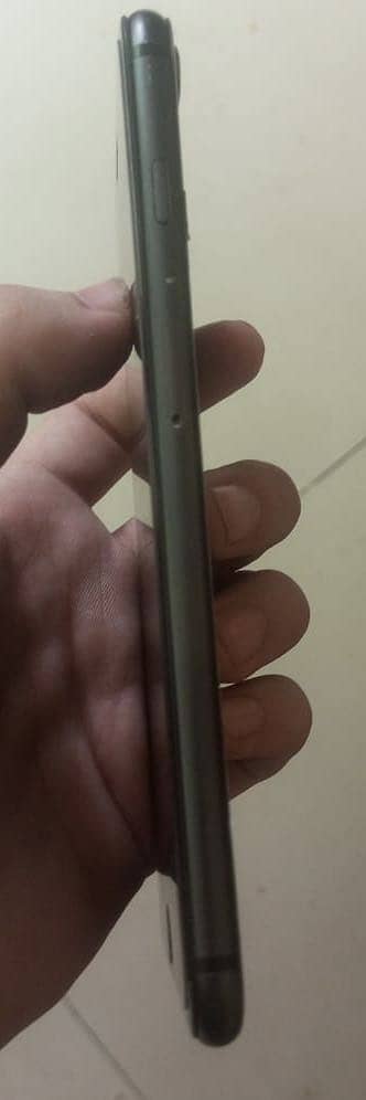 Apple iPhone 8 Plus 4