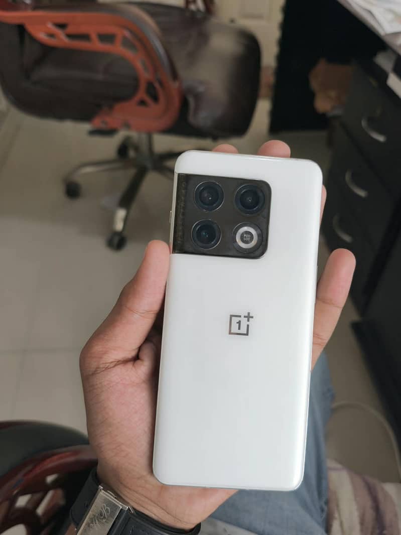 OnePlus 10 Pro 0