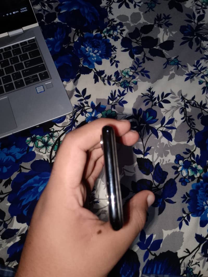 Apple iPhone X 2