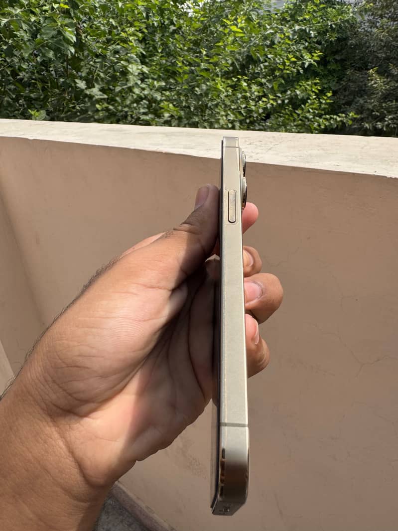 Apple iPhone 13 Pro 1
