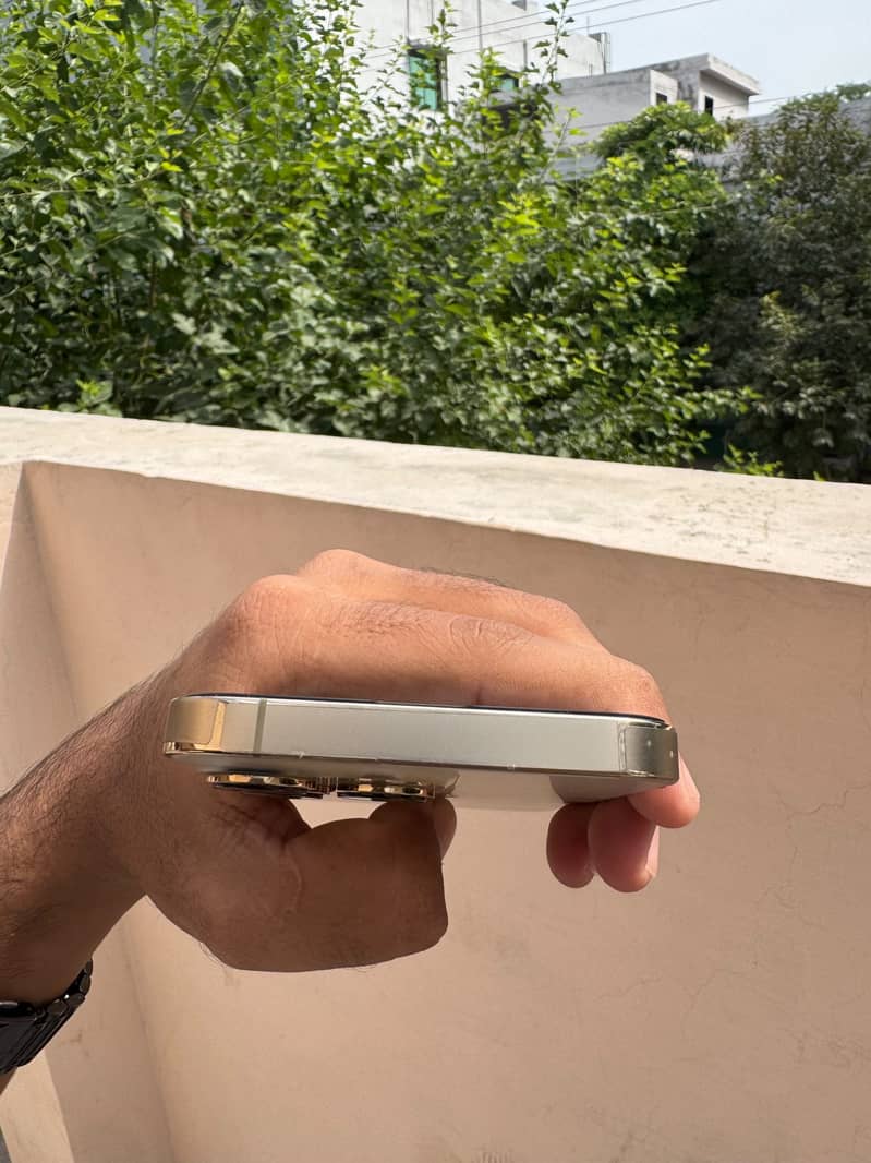 Apple iPhone 13 Pro 3