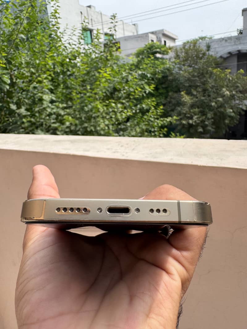 Apple iPhone 13 Pro 4