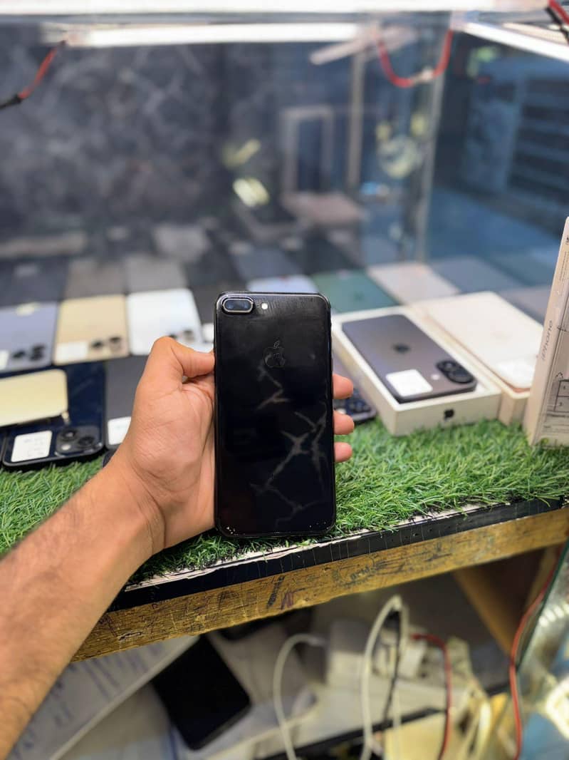 Apple iPhone 7 Plus 1