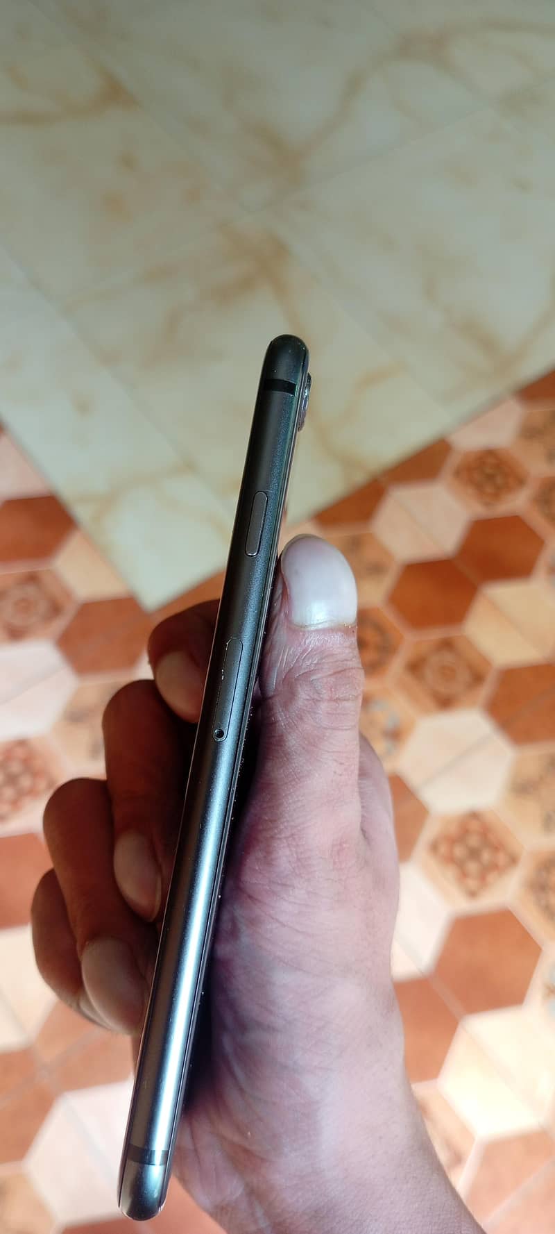 Apple iPhone 8 5