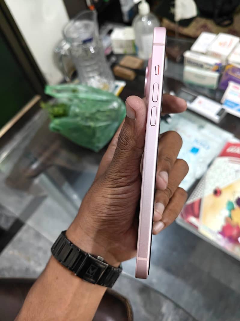 Apple iPhone 15 plus 2