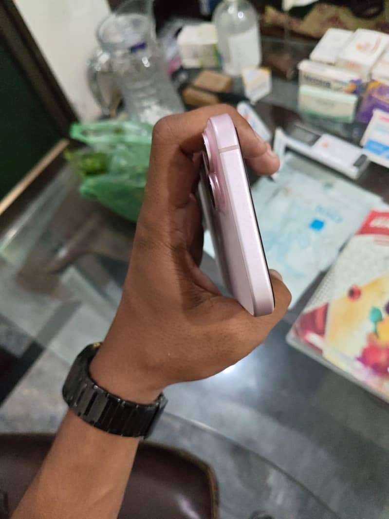 Apple iPhone 15 plus 5