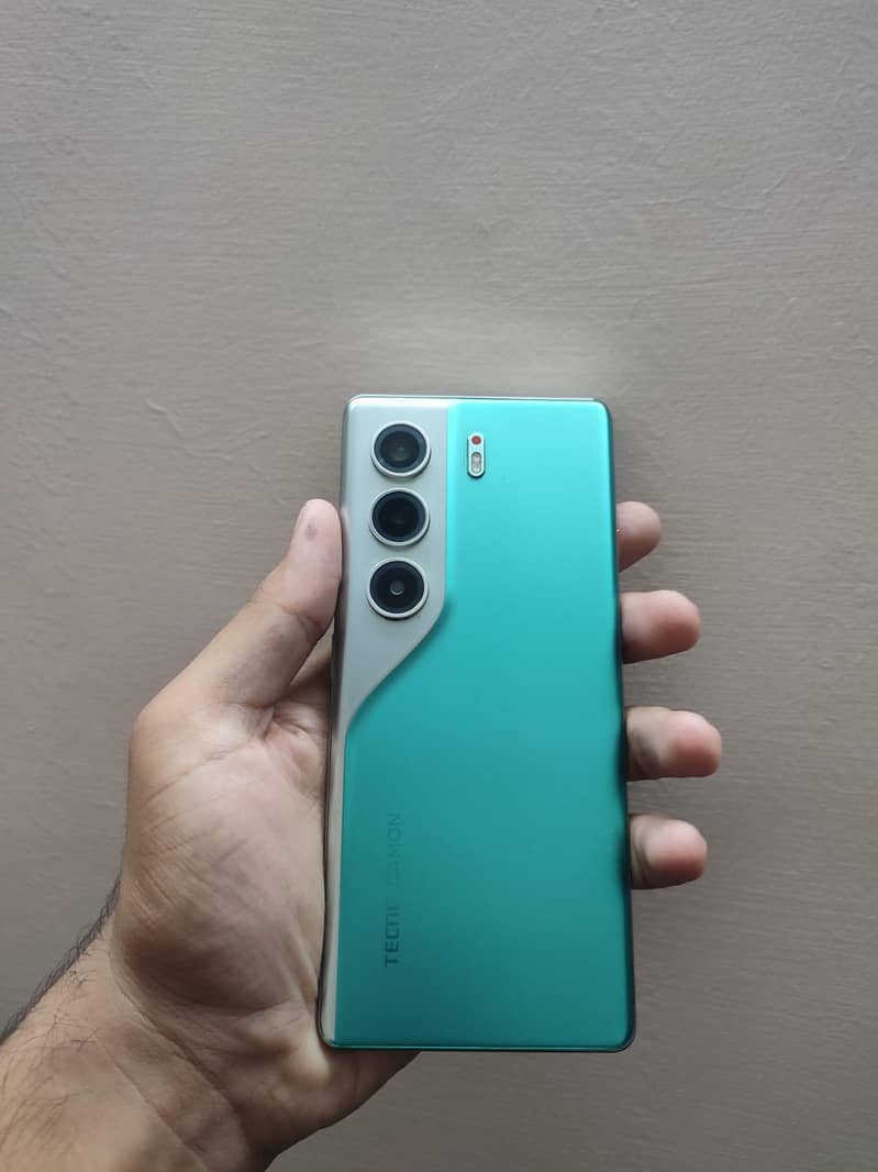 Tecno CAMON 40 Pro 2