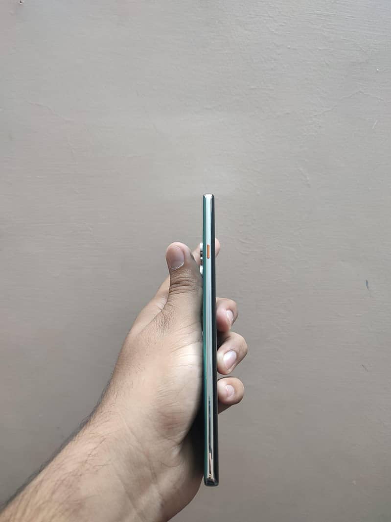 Tecno CAMON 40 Pro 10