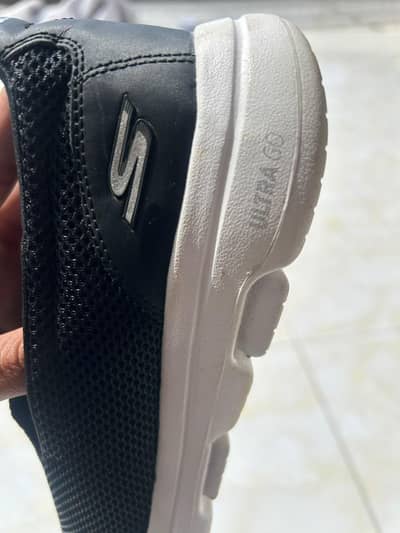 Sketchers Ultra Go