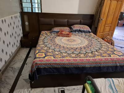 Double bed with side tables
