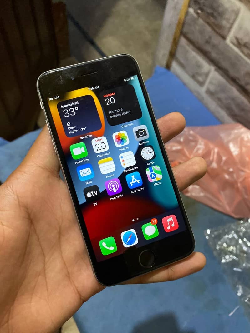 Apple iPhone 6S 1
