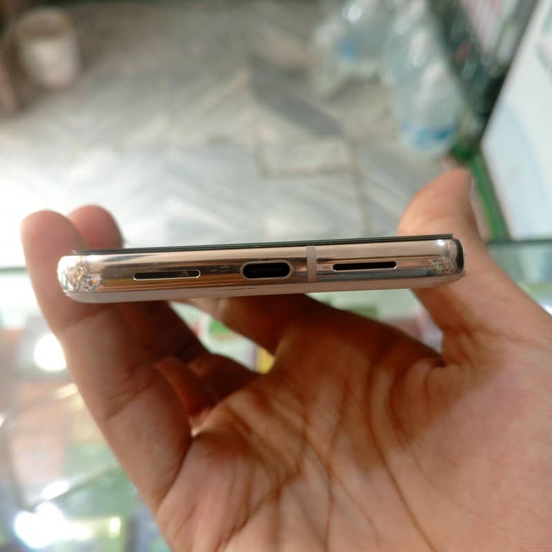Google Pixel 8 Pro 4