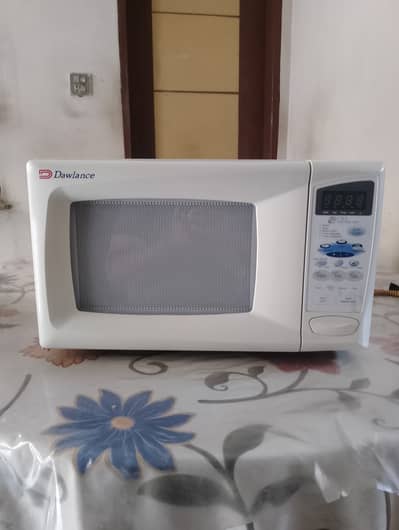 Dawlance Microwave Oven – Brand New Condition (Used Only 2 Times!)