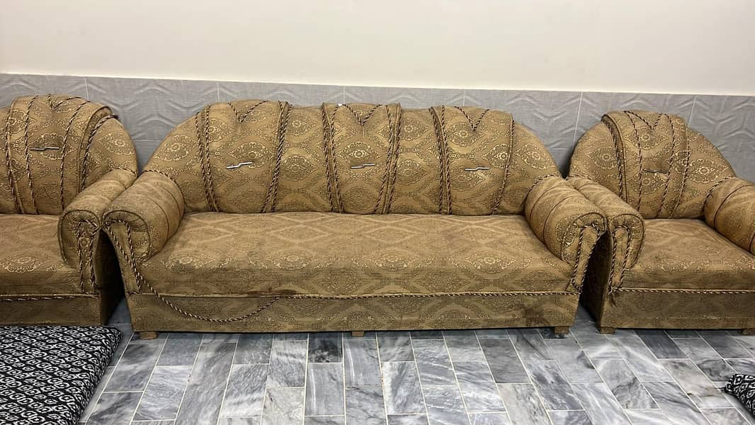QUEEN SOFA SET 2