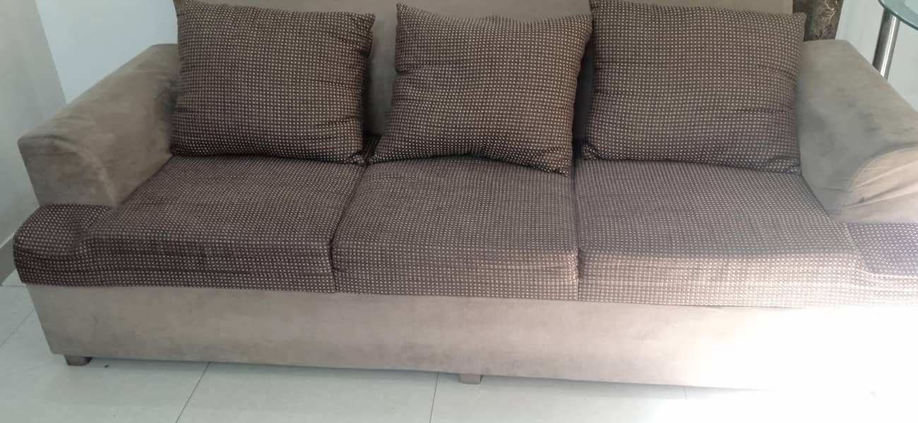 sofa for sell 0