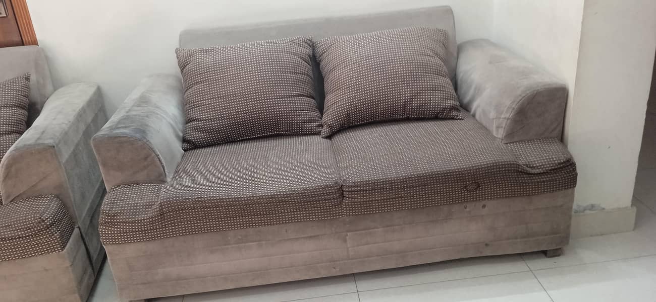 sofa for sell 1