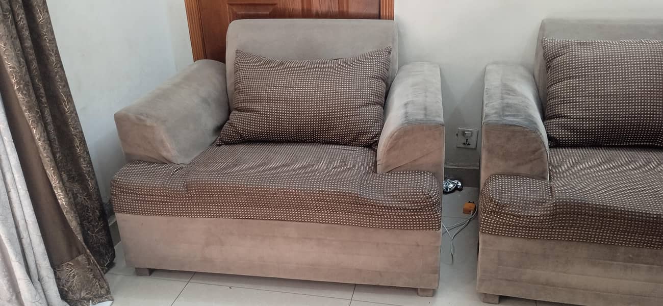 sofa for sell 2