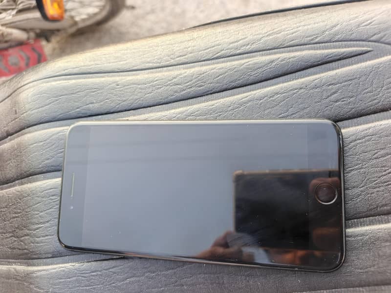 Apple iPhone 7 Plus 1
