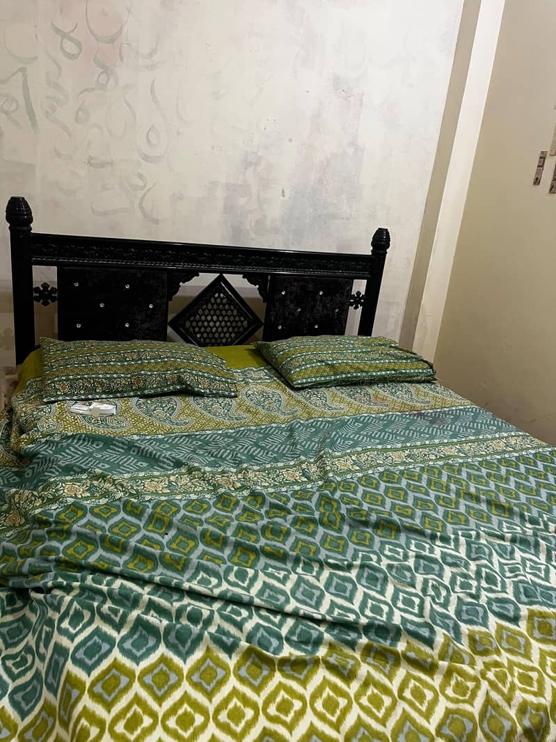 king size bed 0