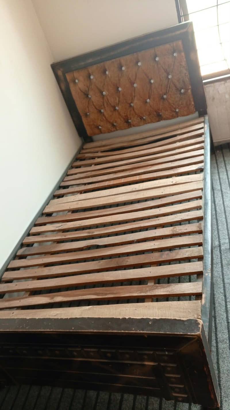 single bed 0