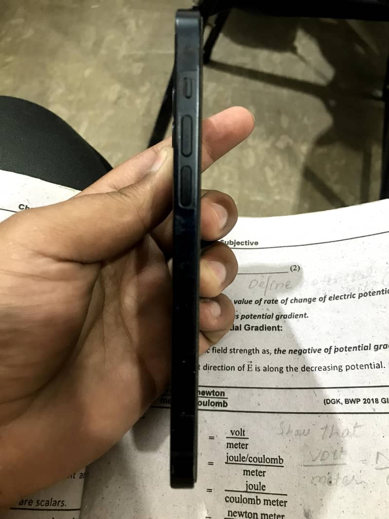 Apple iPhone 12 2
