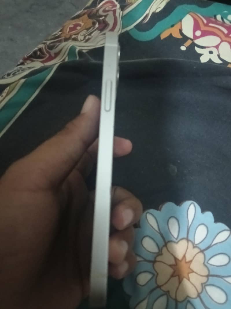 Apple iPhone 12 5