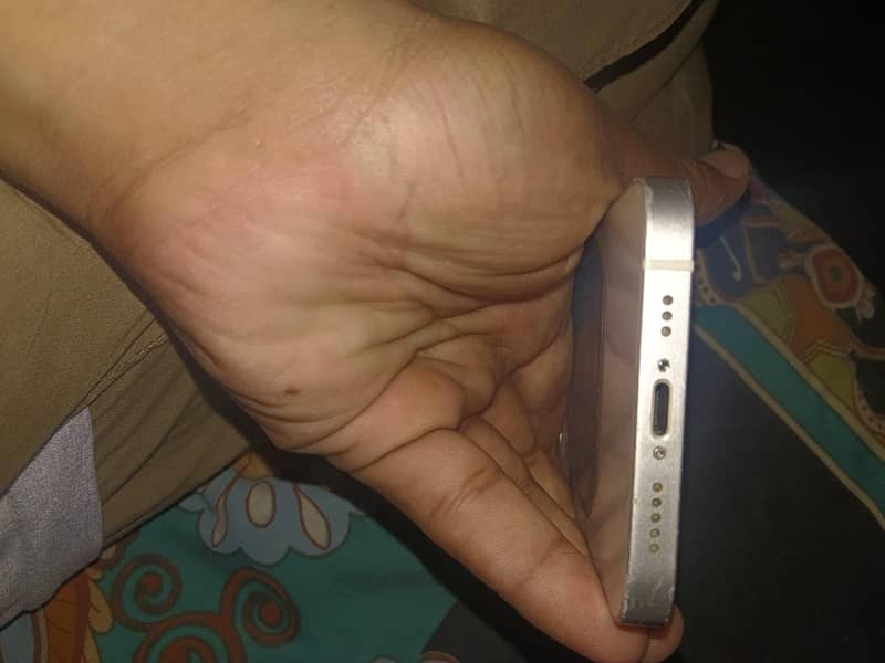 Apple iPhone 12 7