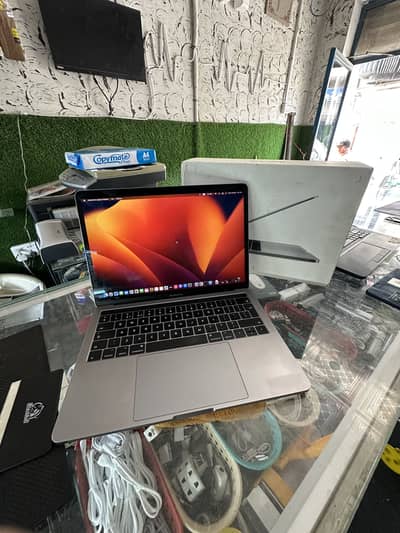 macbook pro 2017 model read full add