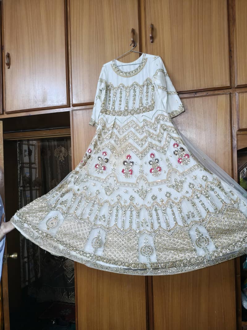 بہت ہی اعلی قسم کی میکسی ہے 2