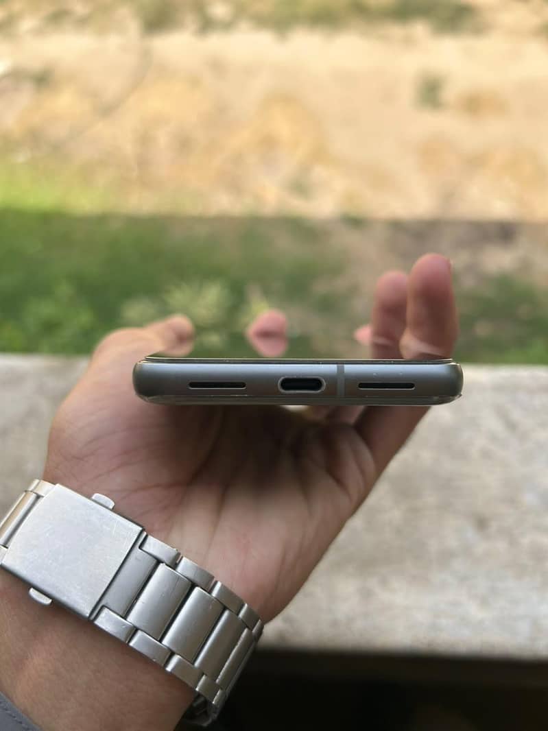 Google Pixel 8 4